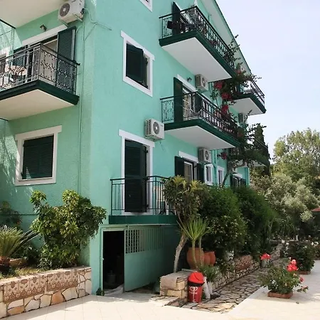 فندق Hotel Meganisi ميغانيسي